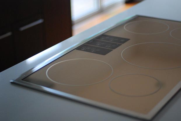 MONOGRAM 36 Built-In Induction Cooktop - Silver